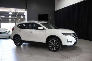 NISSAN X TRAIL 2.5 TEKNA 4X4 CVT 7S