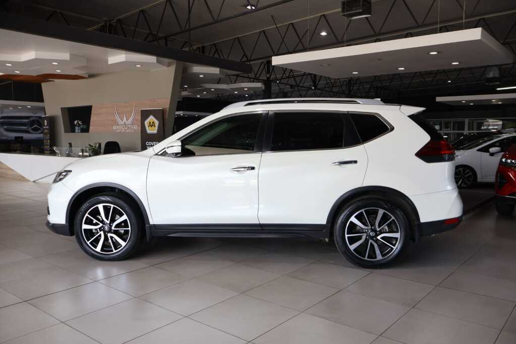 
								NISSAN X TRAIL 2.5 TEKNA 4X4 CVT 7S full									