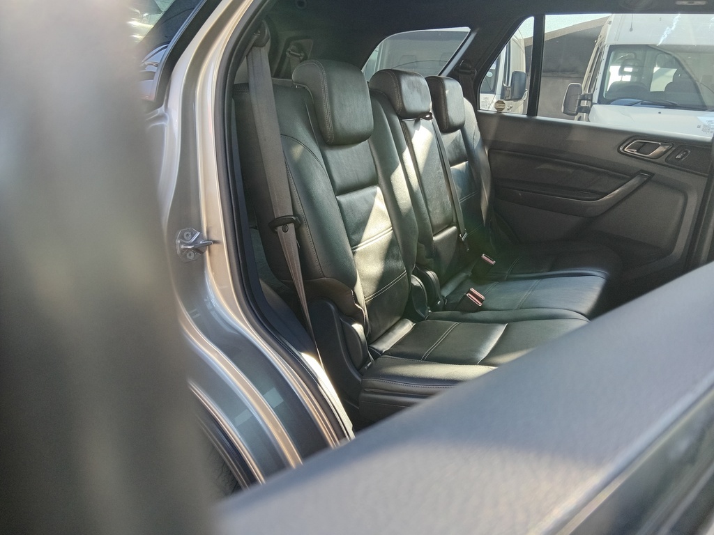 
								FORD EVEREST 3.2 TDCi LTD 4X4 A/T full									