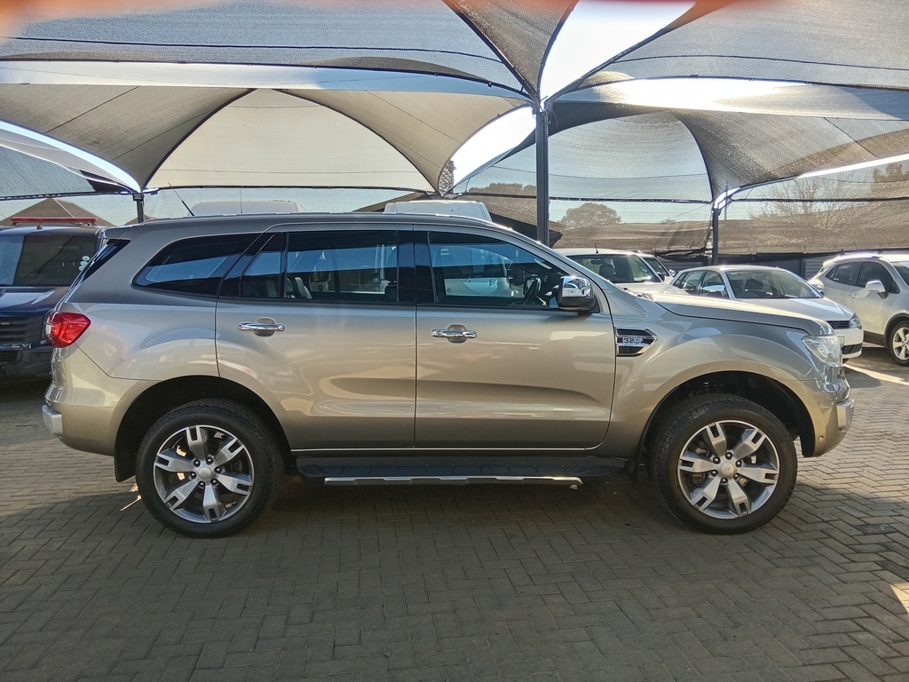 
								FORD EVEREST 3.2 TDCi LTD 4X4 A/T full									