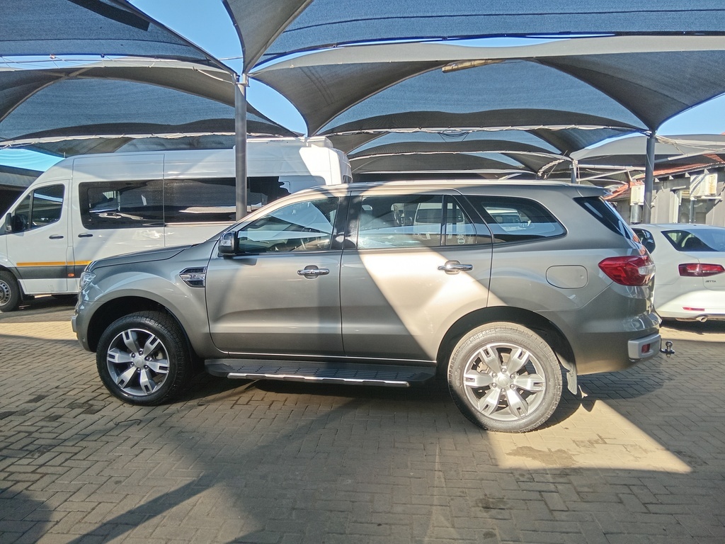 
								FORD EVEREST 3.2 TDCi LTD 4X4 A/T full									