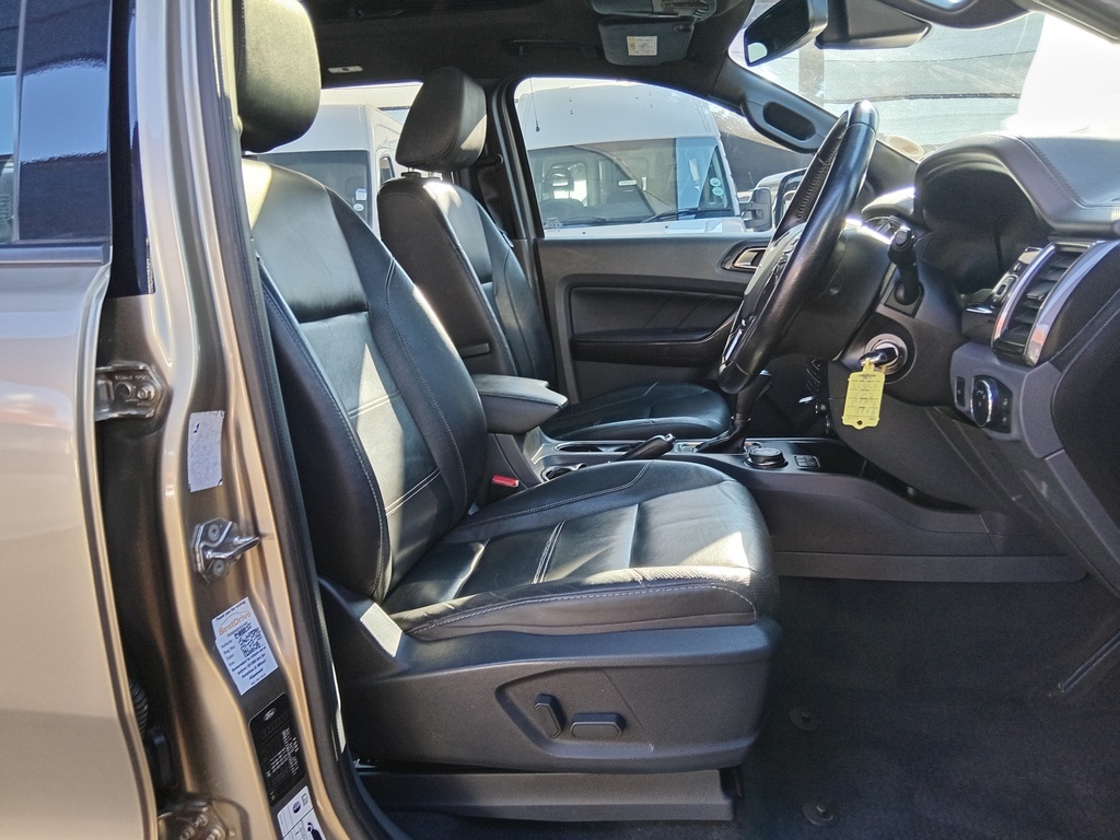 
								FORD EVEREST 3.2 TDCi LTD 4X4 A/T full									