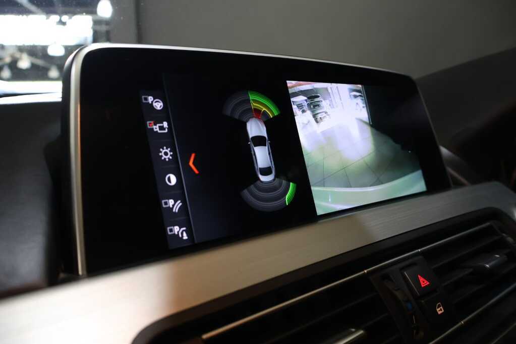 
								BMW 650i GRAN COUPE M SPORT full									