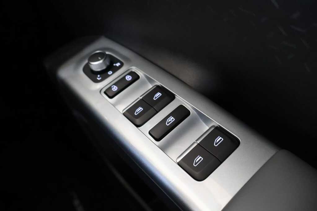 
								GEELY E2 APEX full									