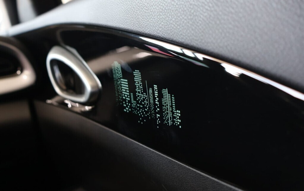 
								GEELY E2 APEX full									