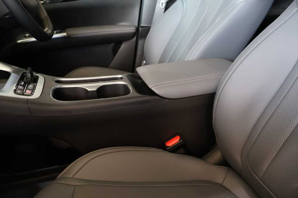 
								GEELY E2 APEX full									
