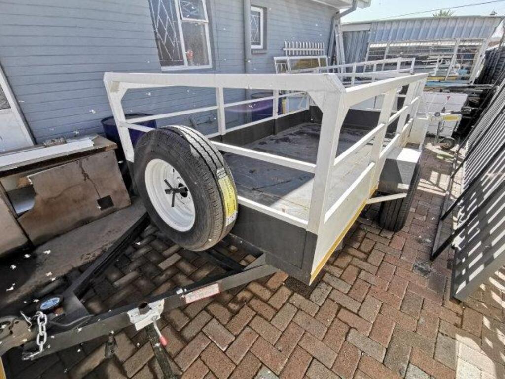 
								SPECIALITY Trailer Open with Rails full									